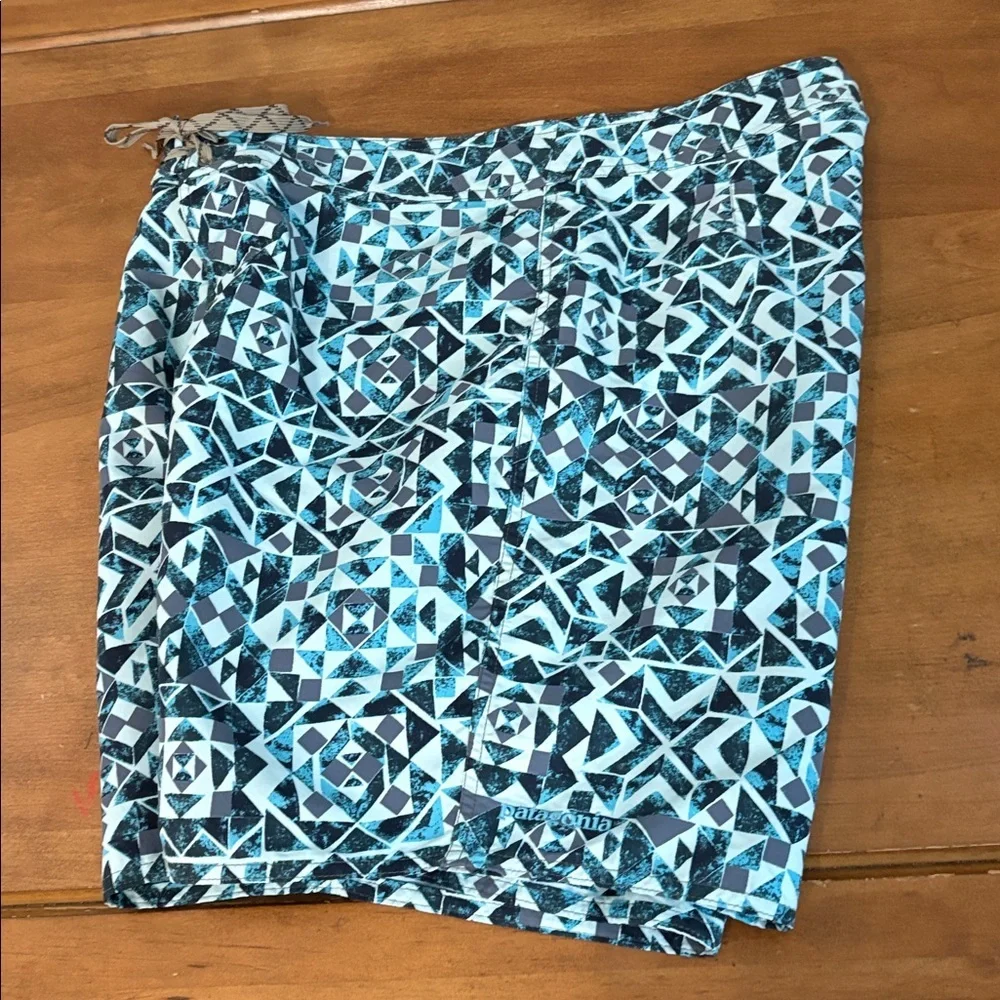 Patagonia Men's Blue Geometric Board Shorts Size 34